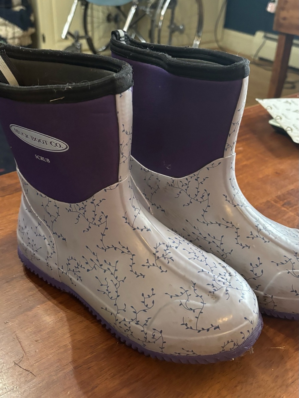Women’s Muck Boots size 8 / 8.5 
Purple & White Rain Boots